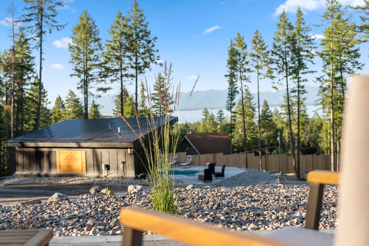 [The Lakeside House]