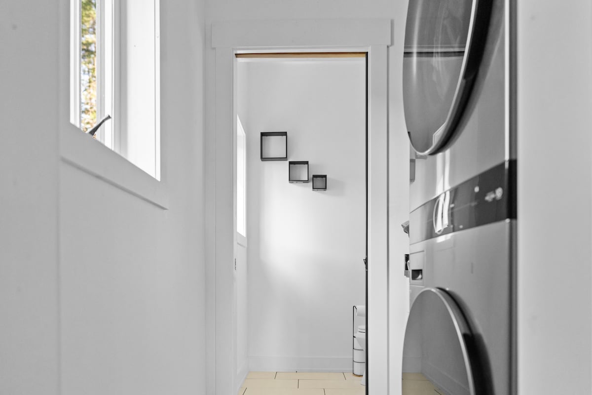 [The Swan House] Washer and Dryer