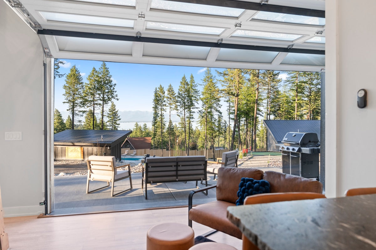 [Flathead Lake Luxury Lodging] The Lakeside House